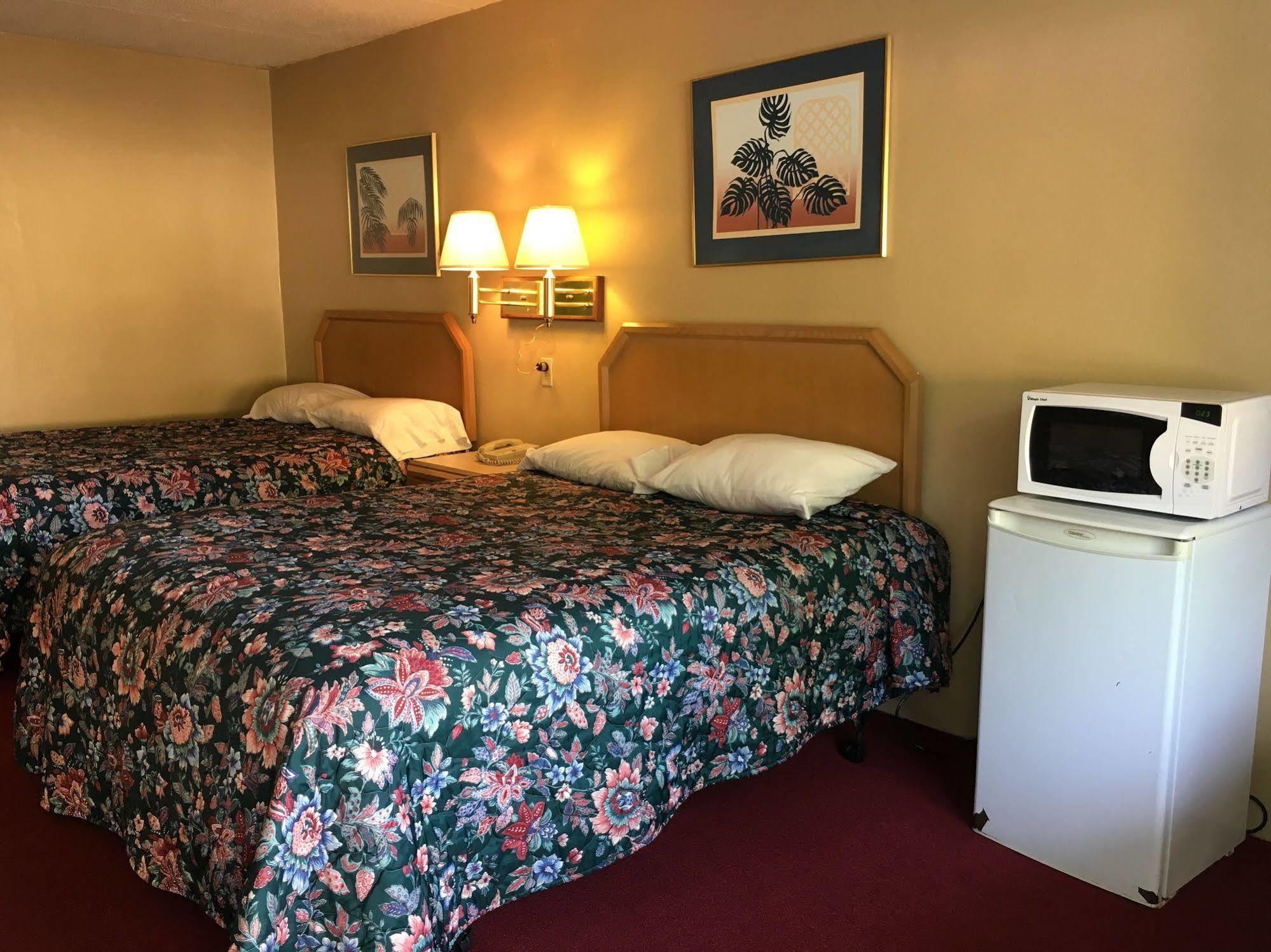 Clearwater Inn Сейфти Харбър Екстериор снимка