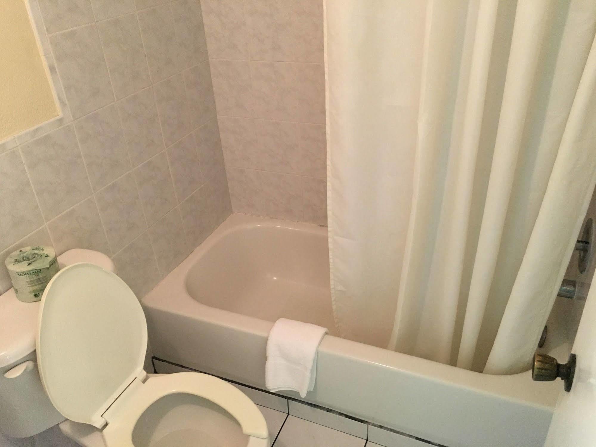 Clearwater Inn Сейфти Харбър Екстериор снимка